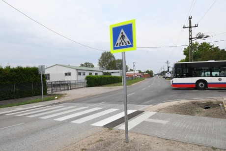 Új gyalogátkelő épült a Farkasvermi - Pityer kereszteződésben